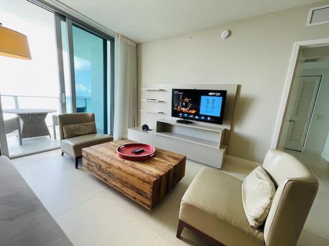 Stay At The Top With Amazing Views By Rent4Us Hollywood Exteriér fotografie